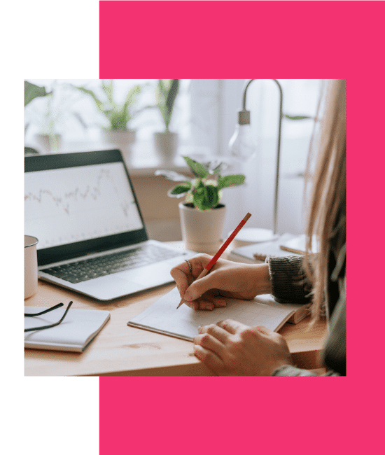 laura eire chica copy en un papel para web