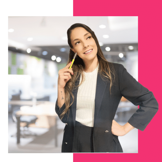 laura pensando mirando a la izquierda para web